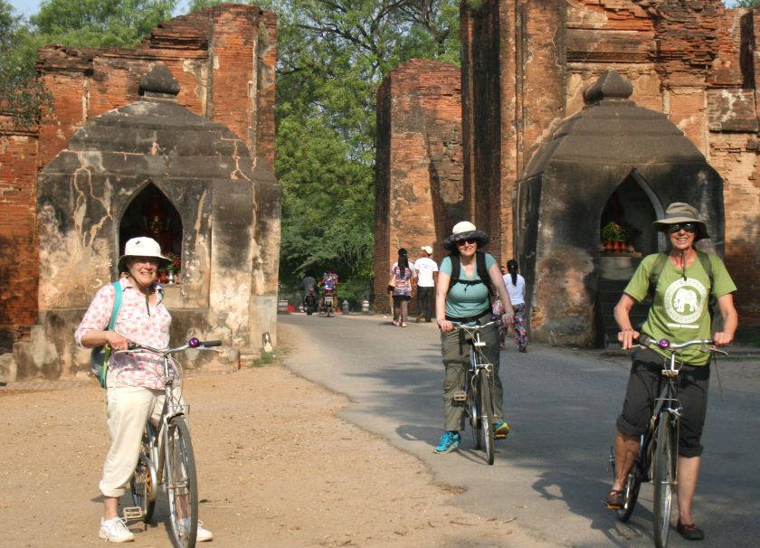 myanmar bagan biking 