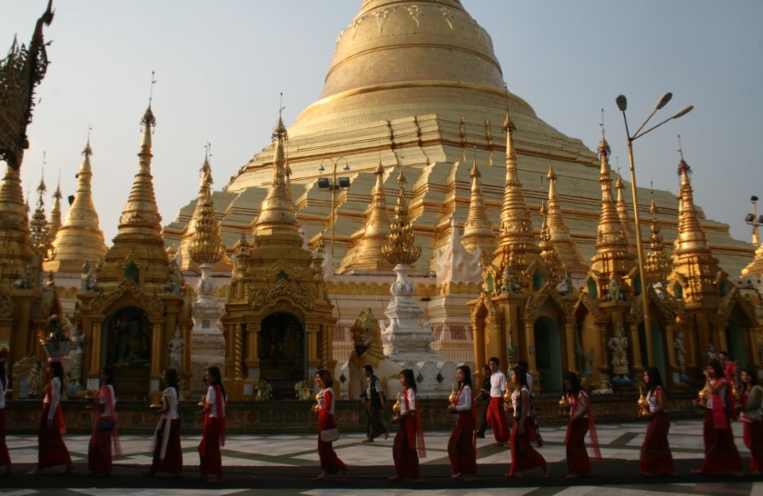 myanmar bagan temple. ceremony